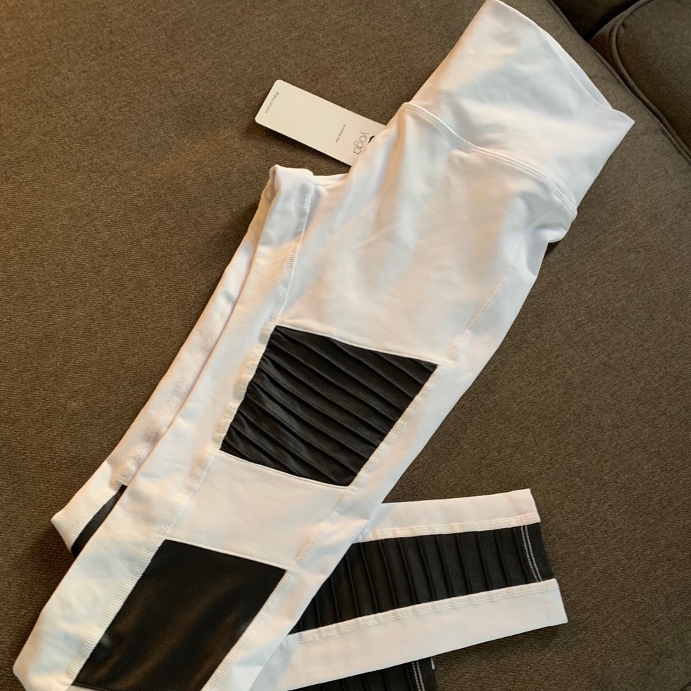 ALO YOGA LEGGINGS